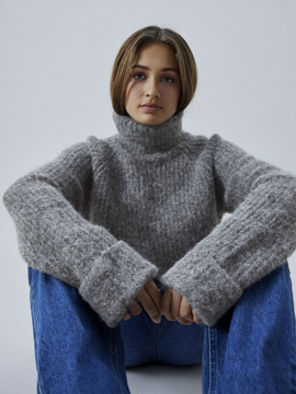 LMTD Nulo Short Turtleneck Knit